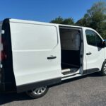 Renault TRAFIC III 2.0 DCI 120 L1H1 GRAND CONFORT / AMENAGEMENT BOIS plein