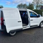 Renault KANGOO VAN 1.5 DCI 95 CONFORT / AMENAGEMENT BOIS / BOITE 6 VITESSES plein